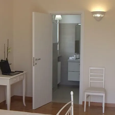 Orchidea Bianca Bed & Breakfast 2*